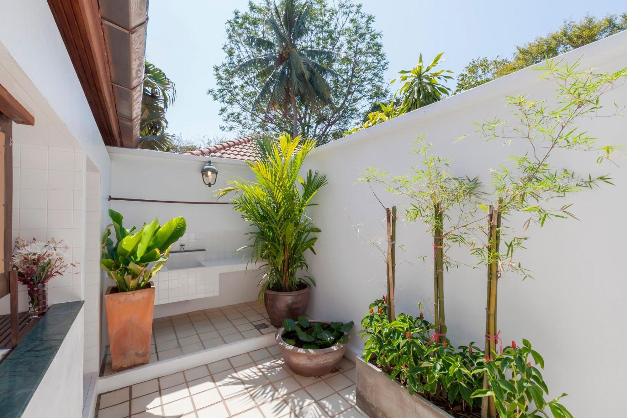 Baan Khunying - Secluded Phuket Beachfront Villa Rawai Luaran gambar