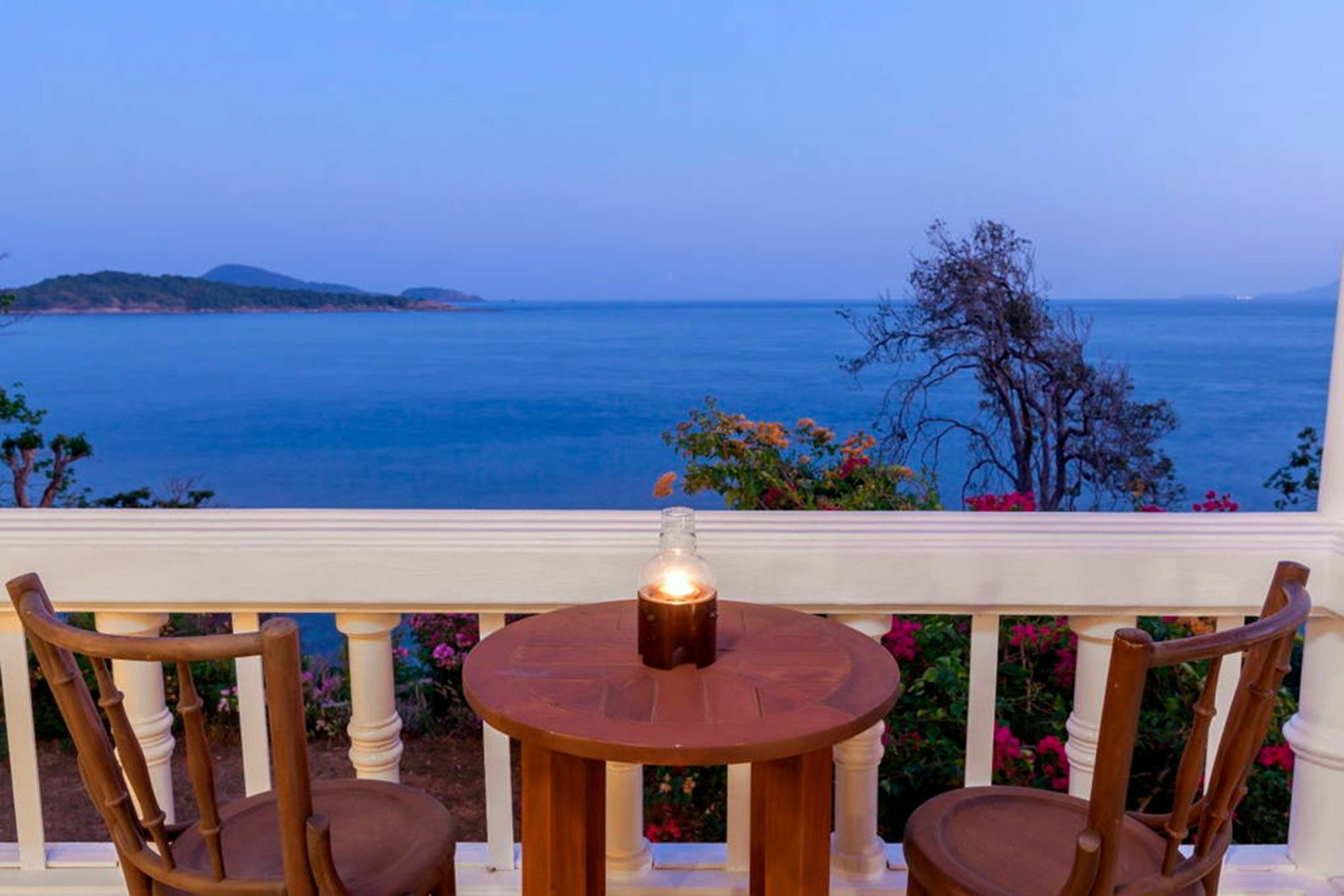 Baan Khunying - Secluded Phuket Beachfront Villa Rawai Luaran gambar