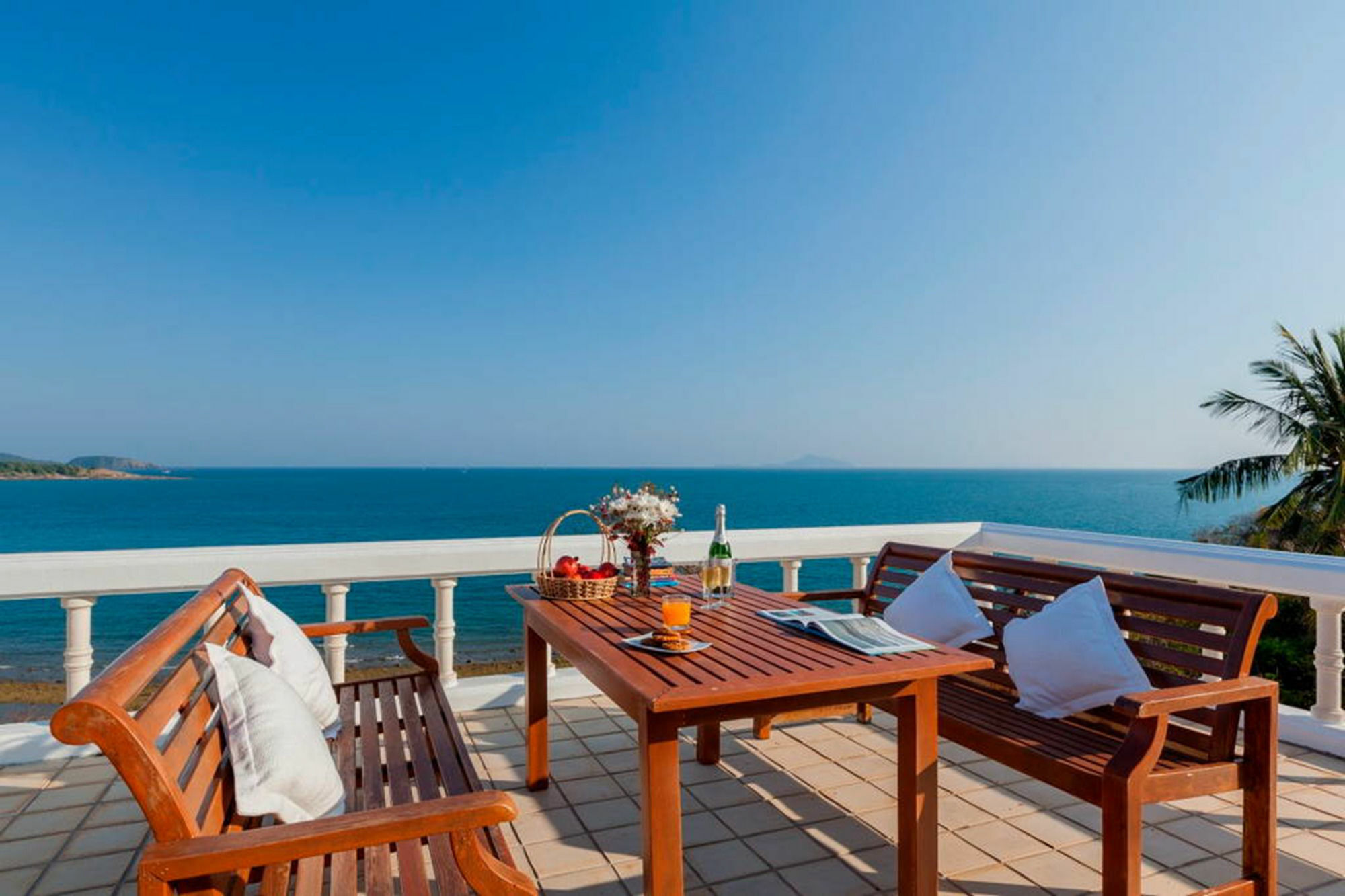 Baan Khunying - Secluded Phuket Beachfront Villa Rawai Luaran gambar